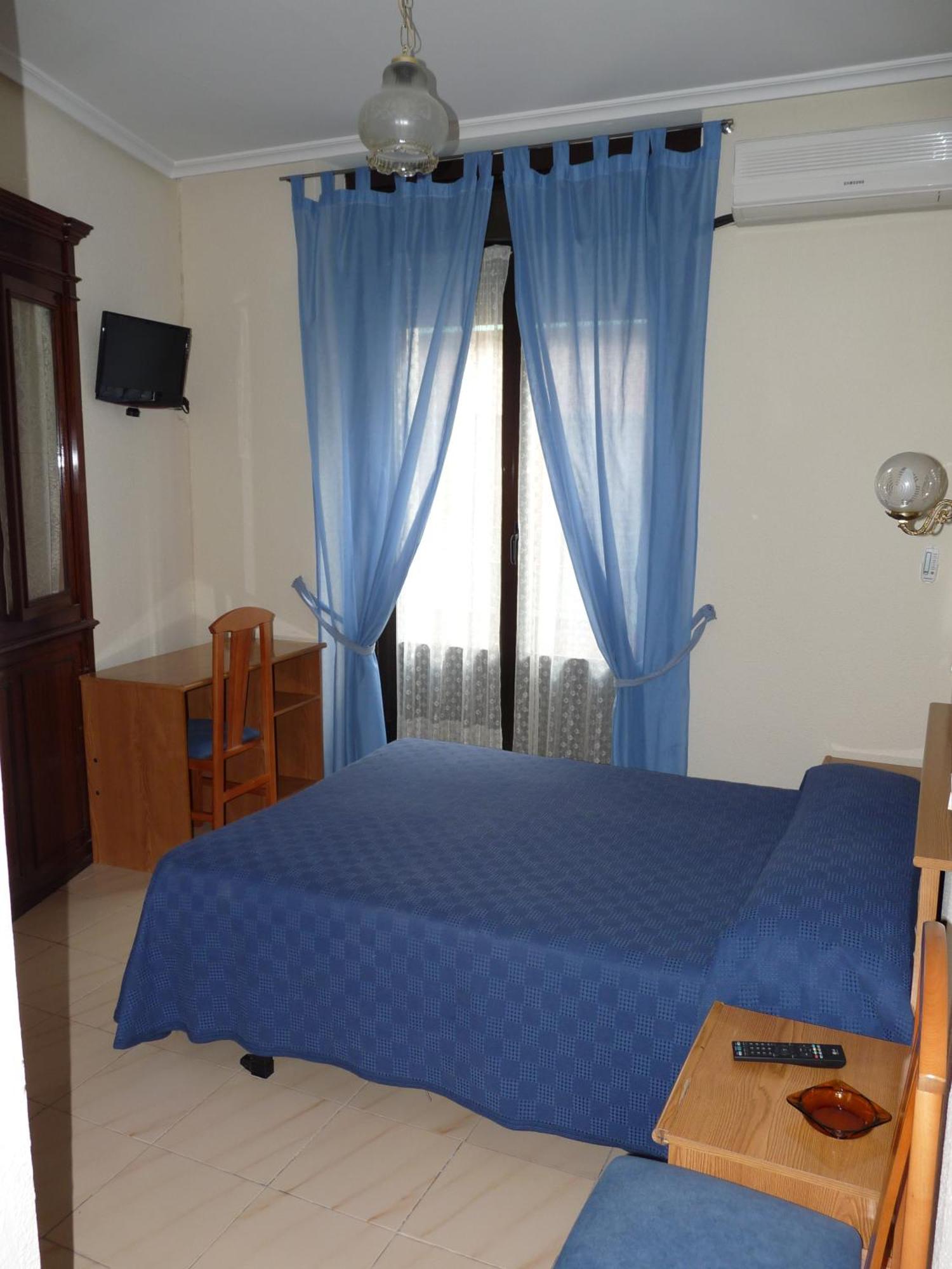 Hostal Fernandez マドリード エクステリア 写真