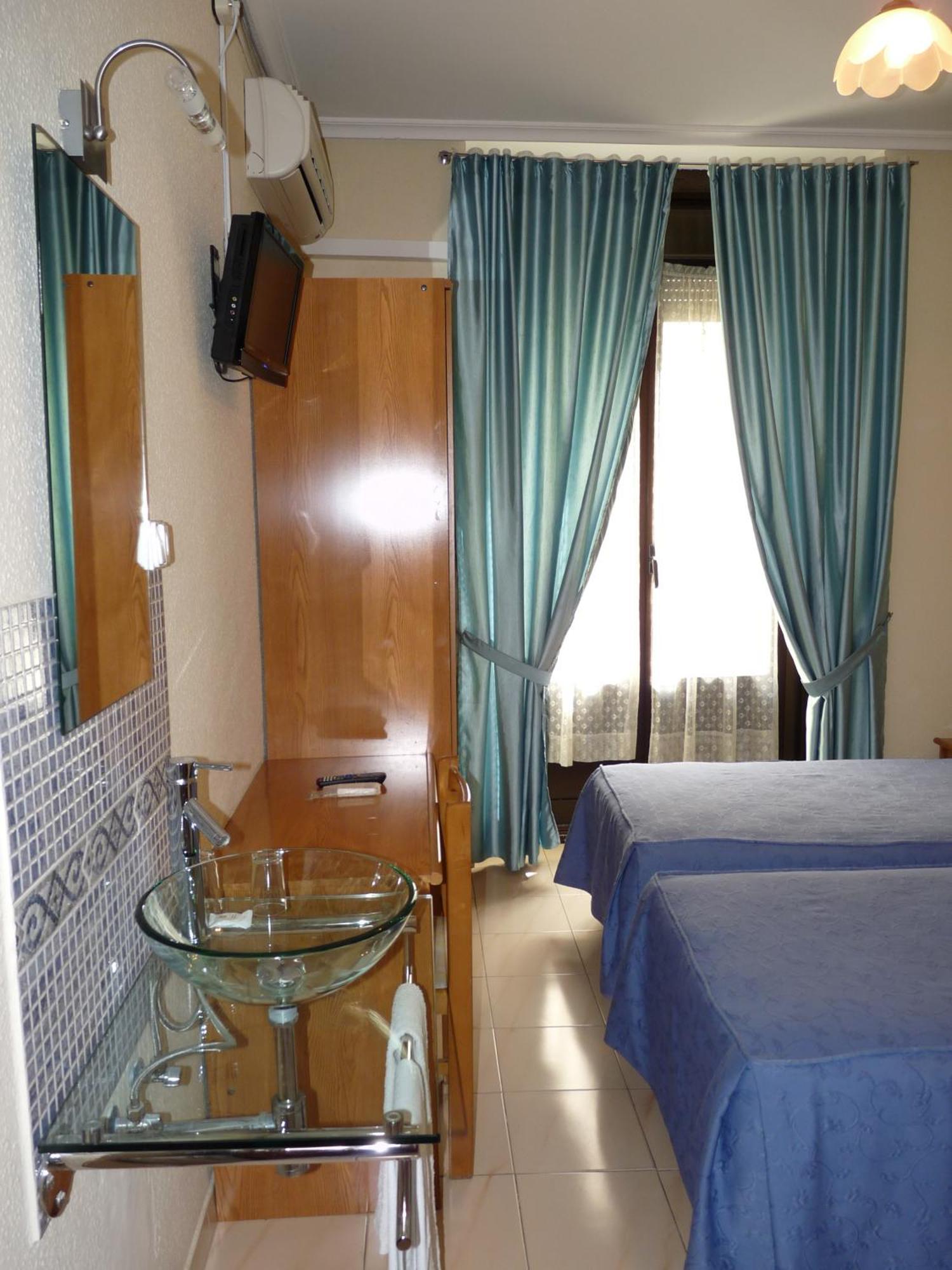Hostal Fernandez マドリード エクステリア 写真